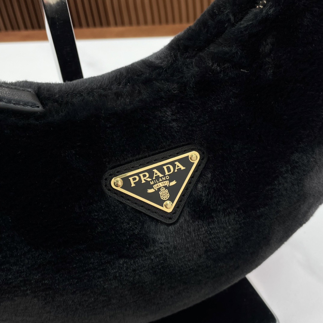 P*rada Bag Top Quality
