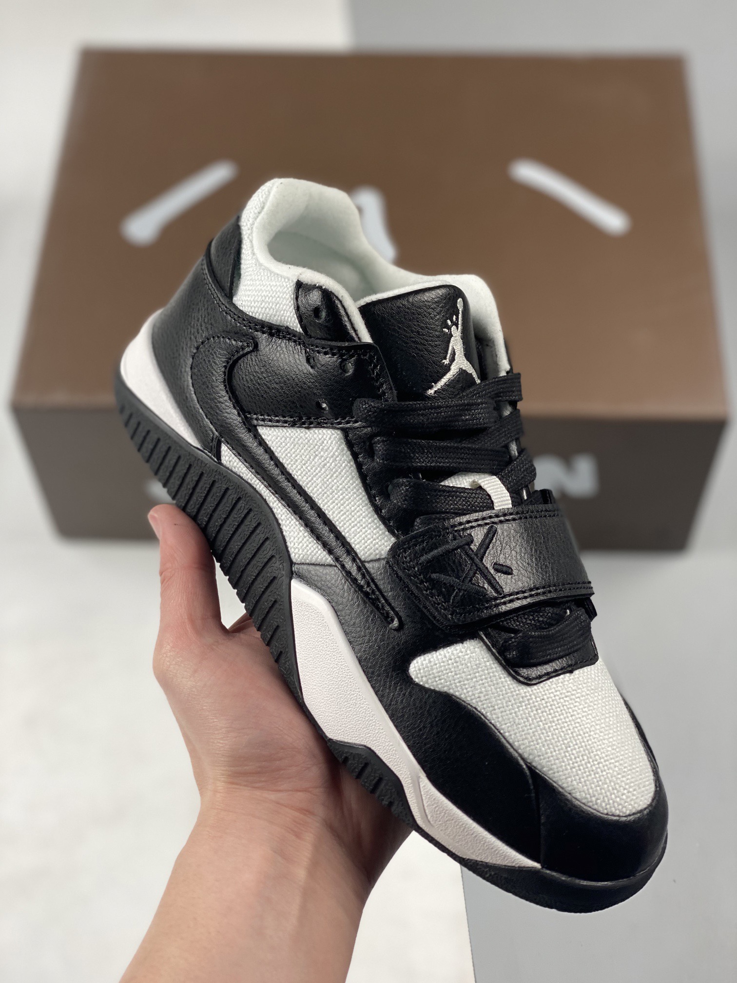 Nike Air Jordan cut the check aj