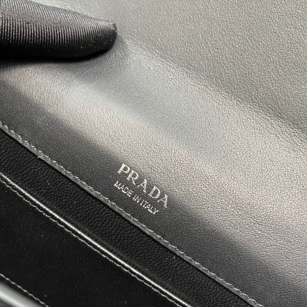 P*rada Bag Top Quality