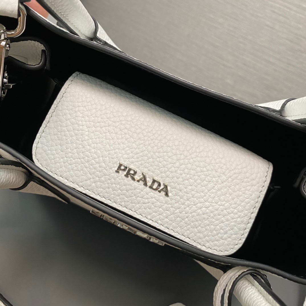 P*rada Bag Top Quality