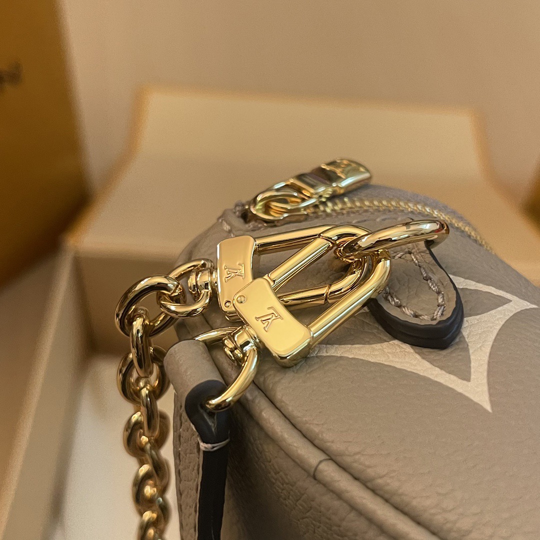 L*ouis V*uitton Top Bag