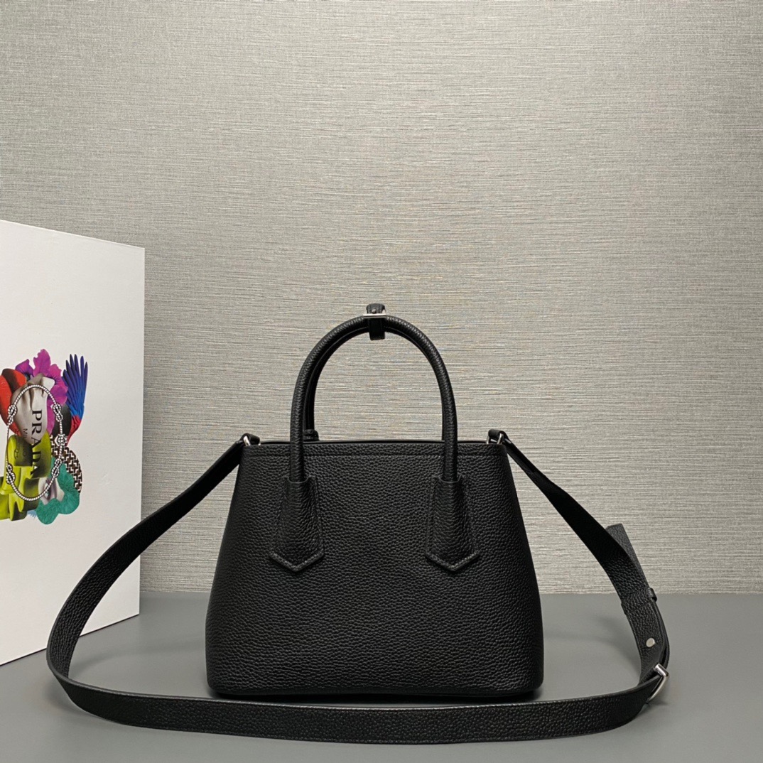 P*rada Bag Top Quality