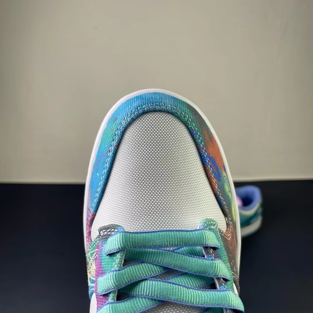 NK SB Dunk Low