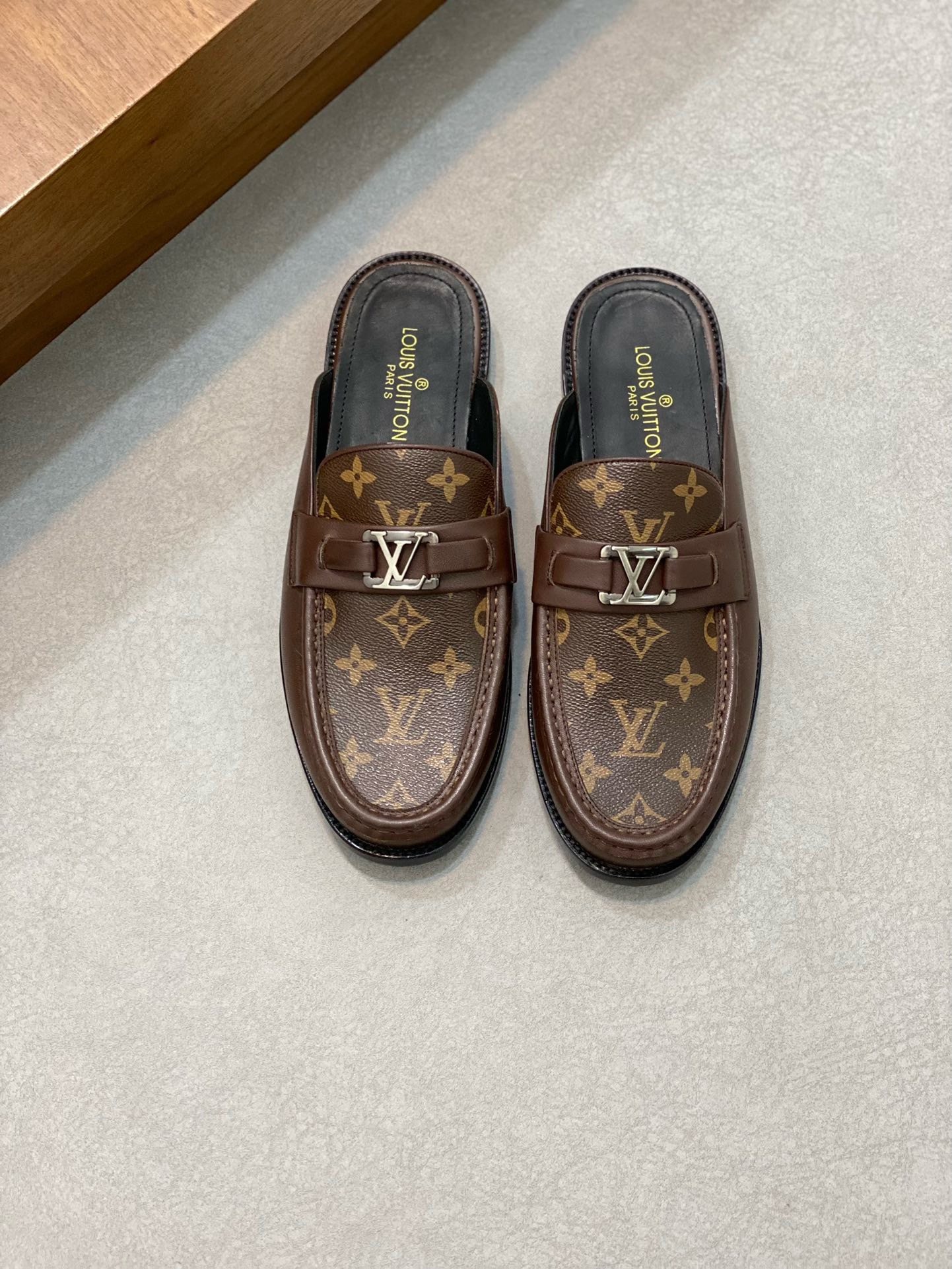 Men L*ouis V*uitton Top Slippers