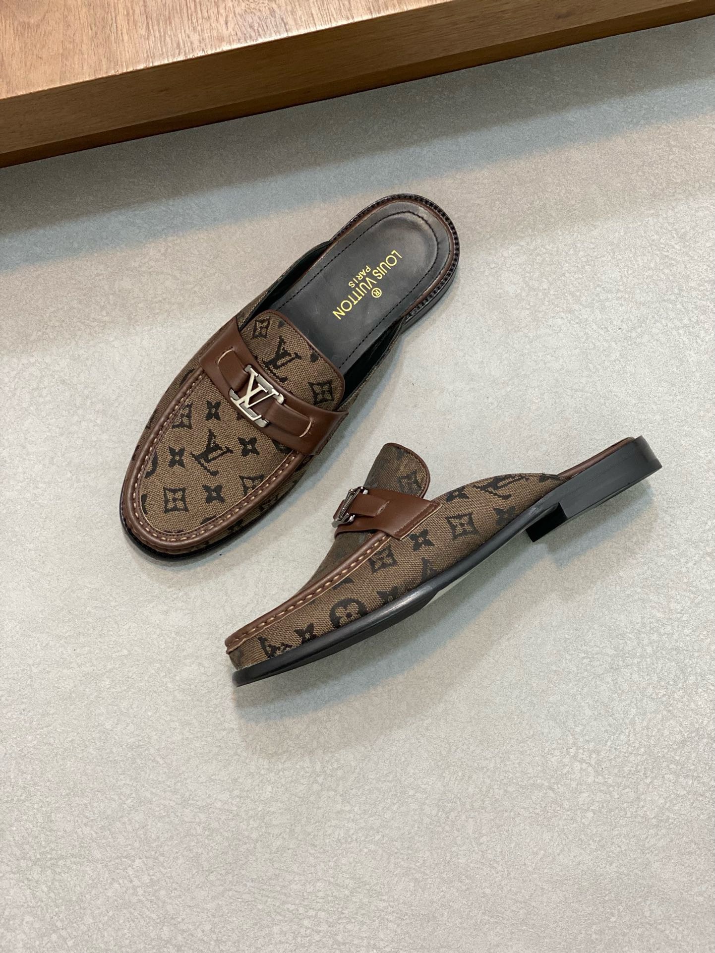 Men L*ouis V*uitton Top Slippers