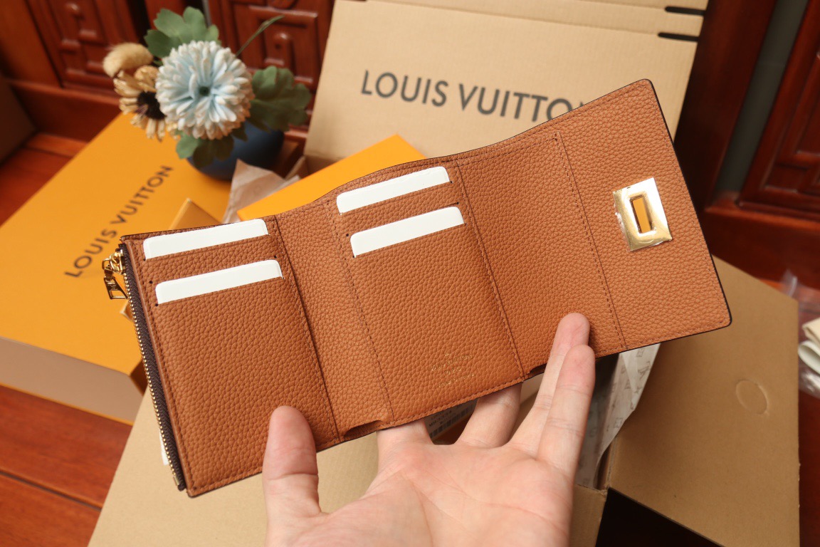 *ouis V*uitton Top Bag