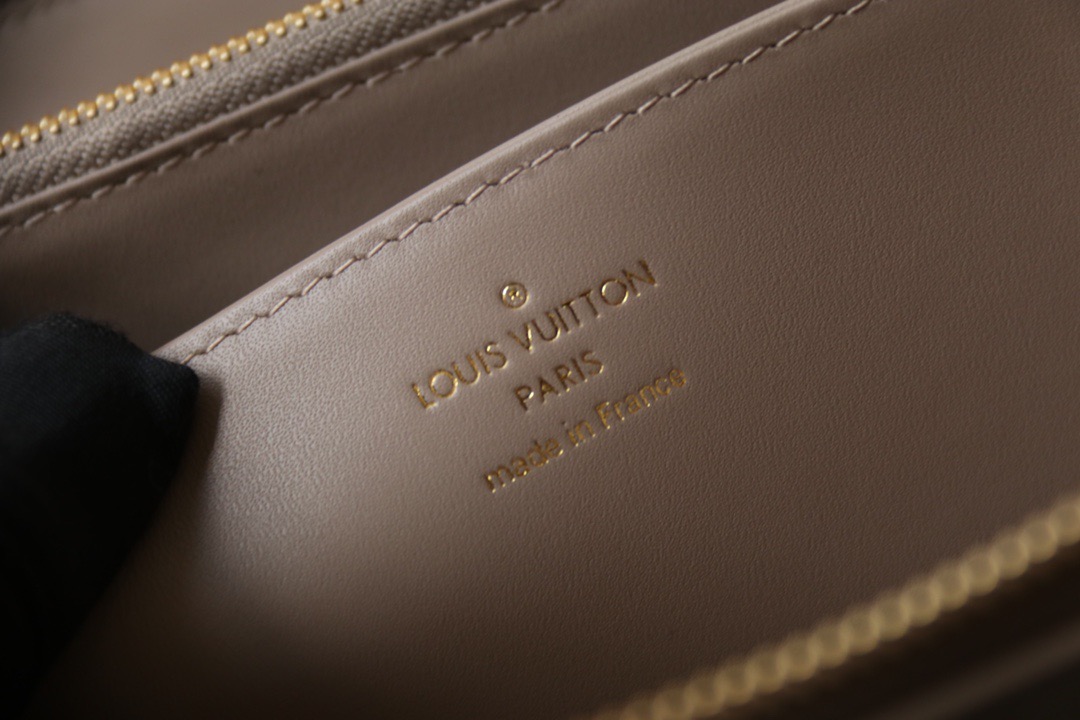 L*ouis V*uitton Top Bag