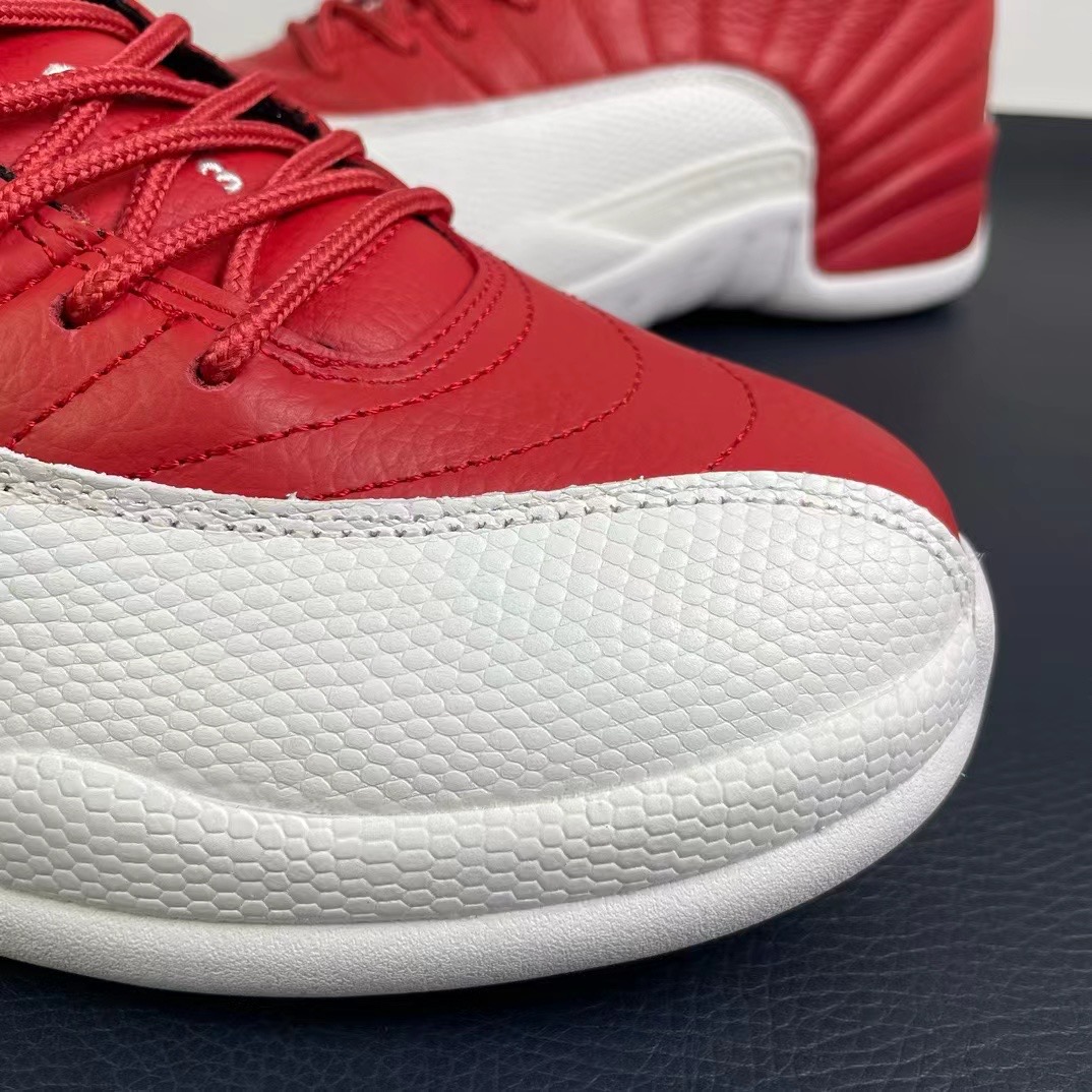 Air Jordan 12