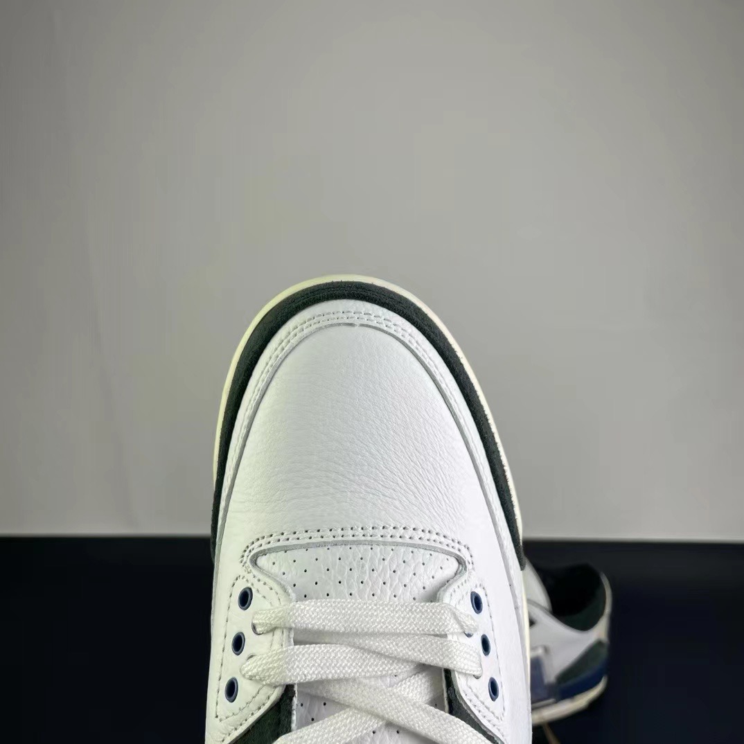NIKE Air Jordan 3