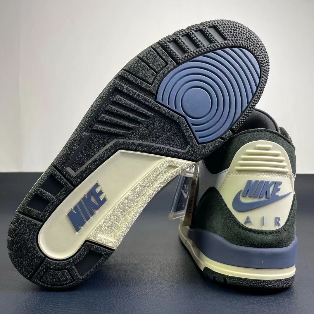 NIKE Air Jordan 3