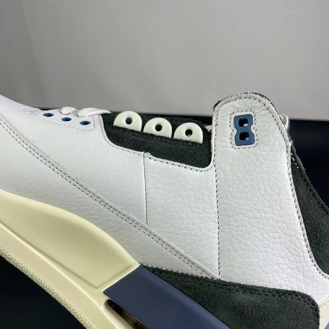 NIKE Air Jordan 3