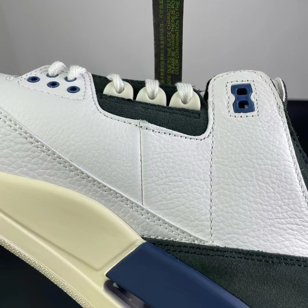 NIKE Air Jordan 3