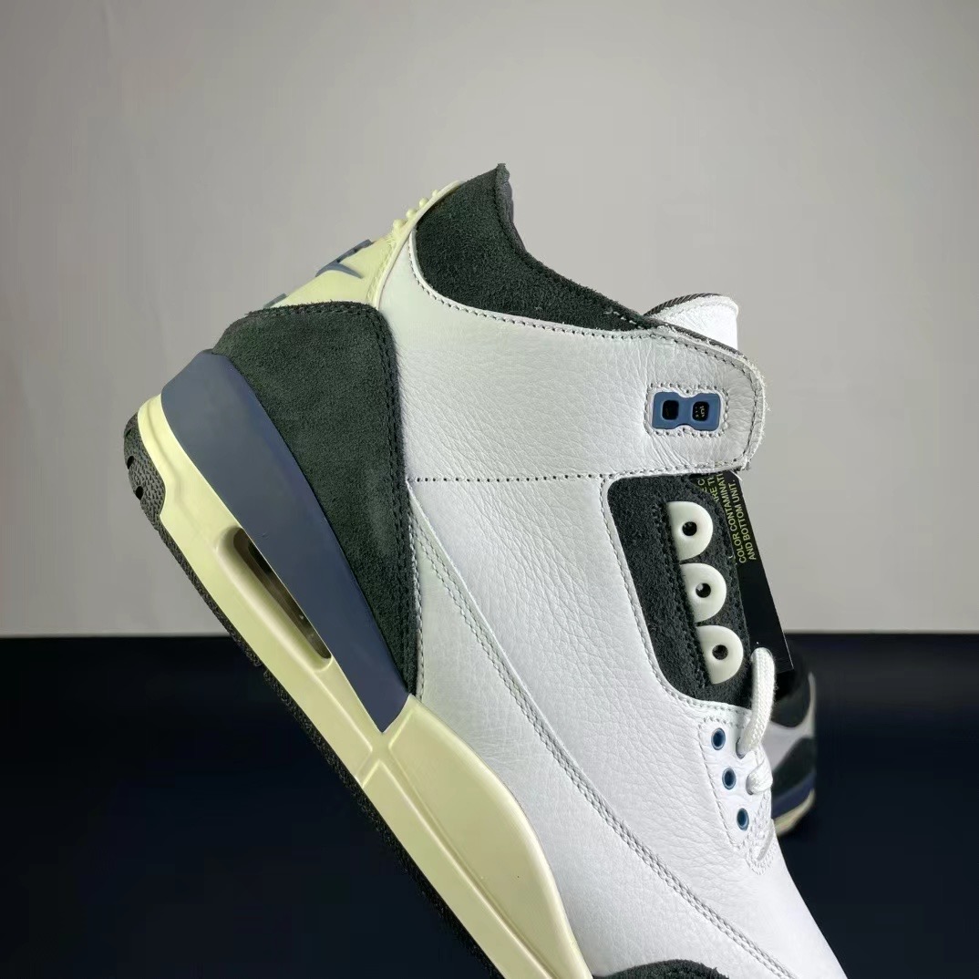 NIKE Air Jordan 3