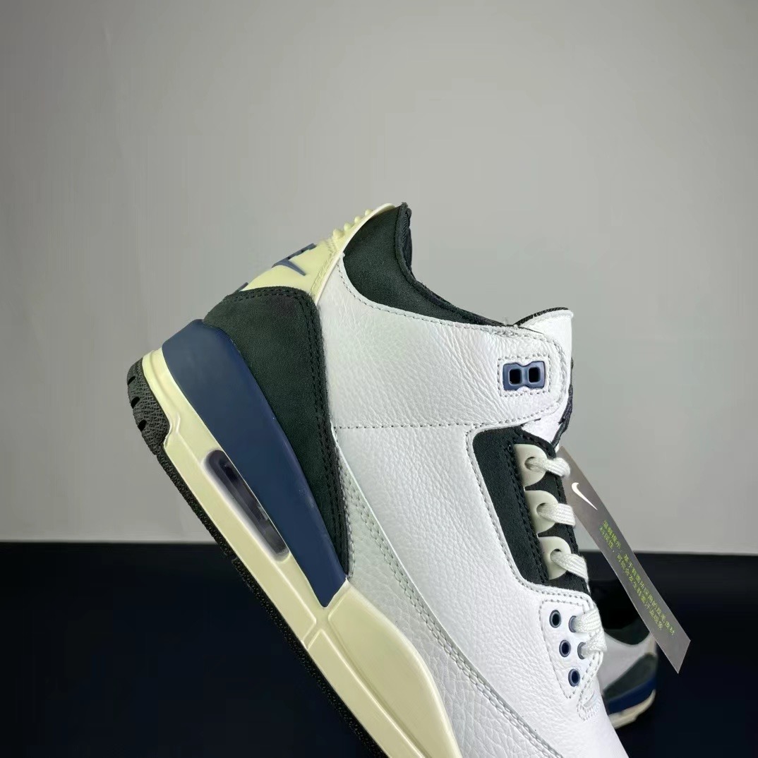 NIKE Air Jordan 3