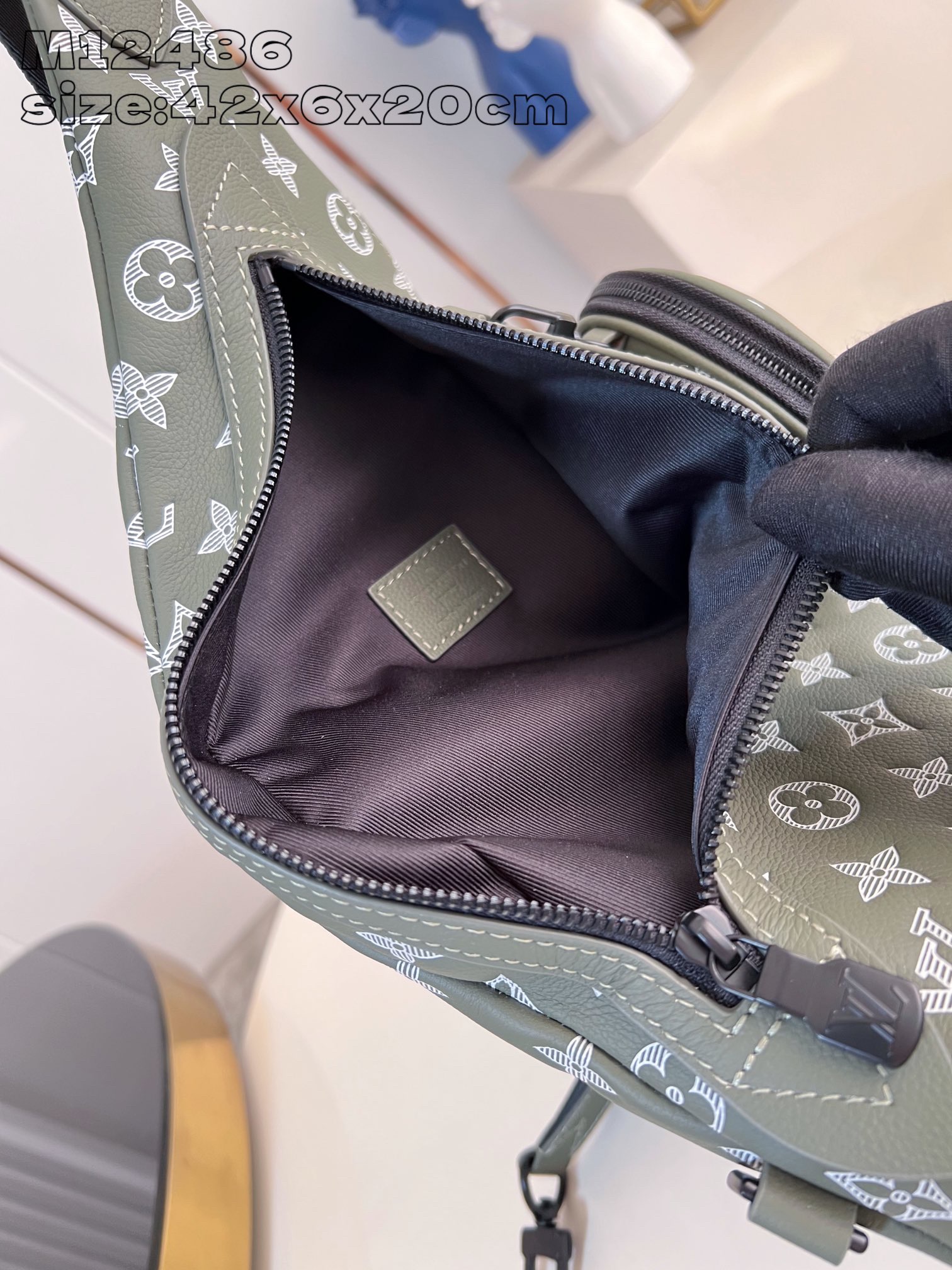 L*ouis V*uitton Top Bag