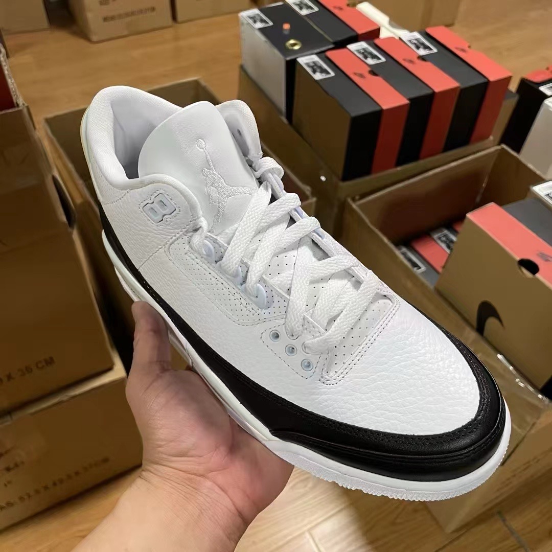 NIKE Air Jordan 3