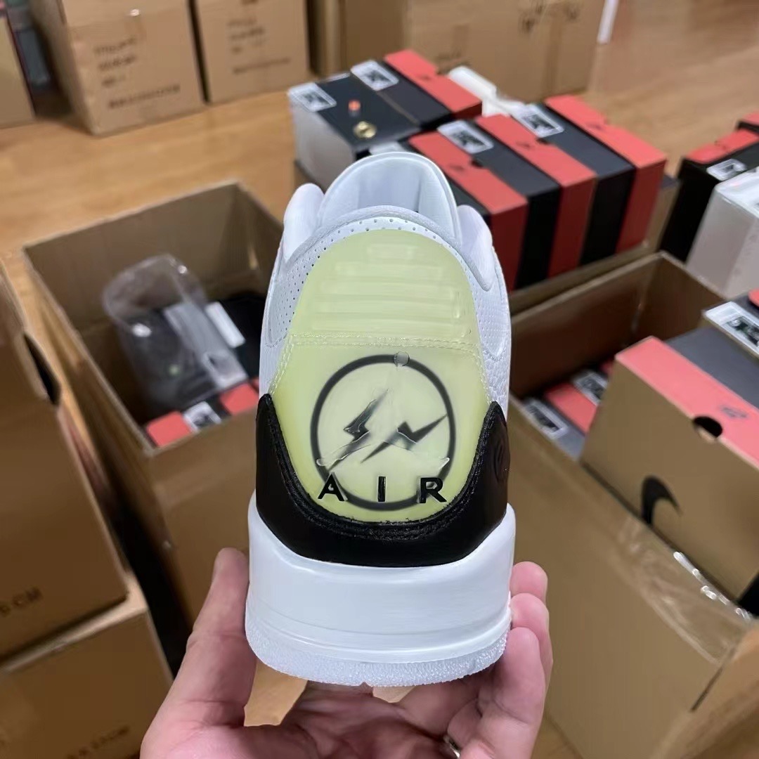 NIKE Air Jordan 3