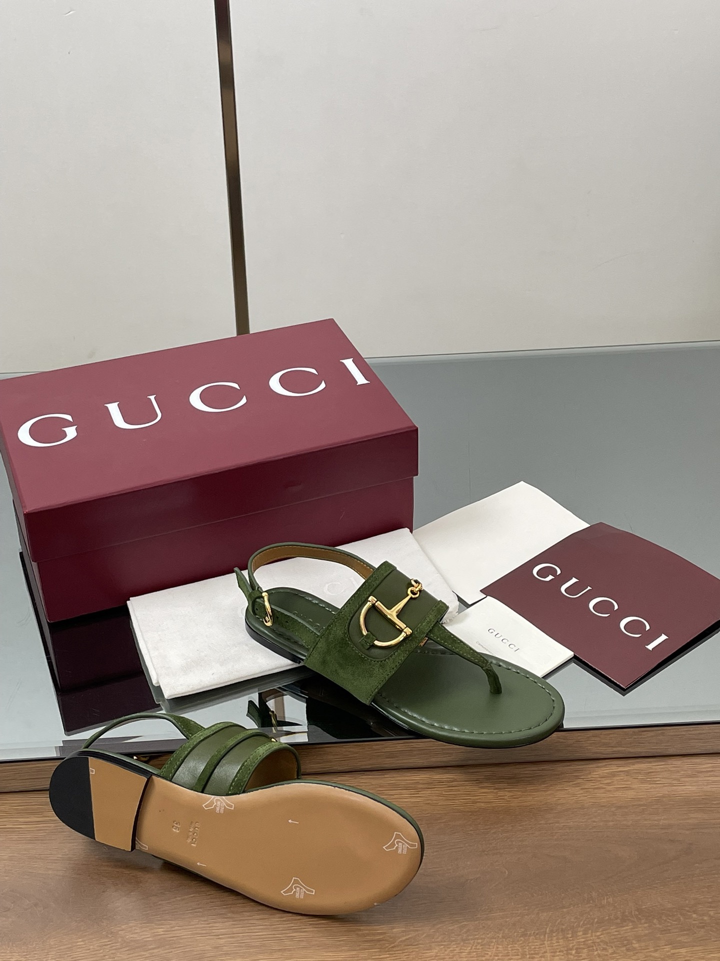 Women G*ucci