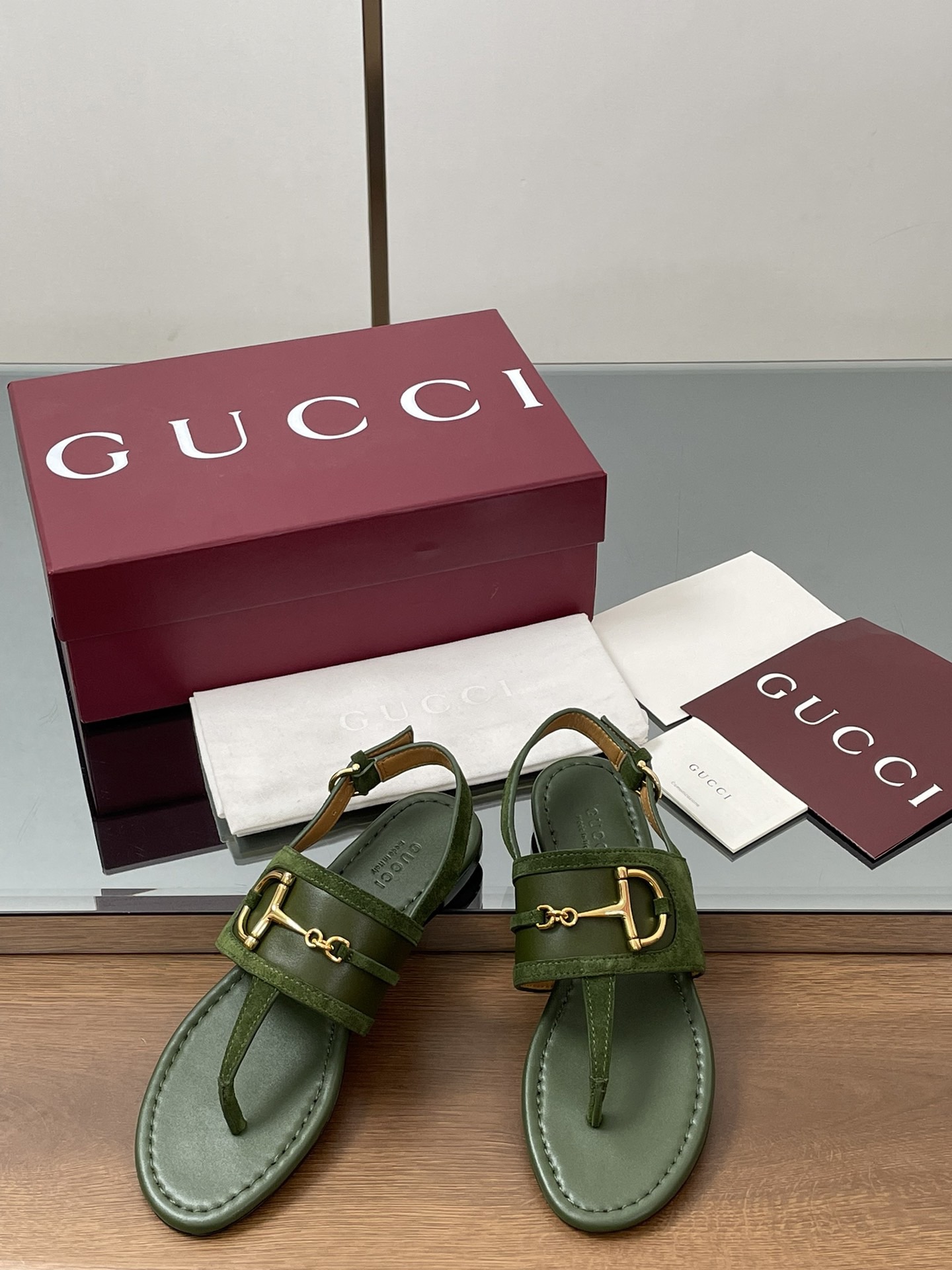 Women G*ucci