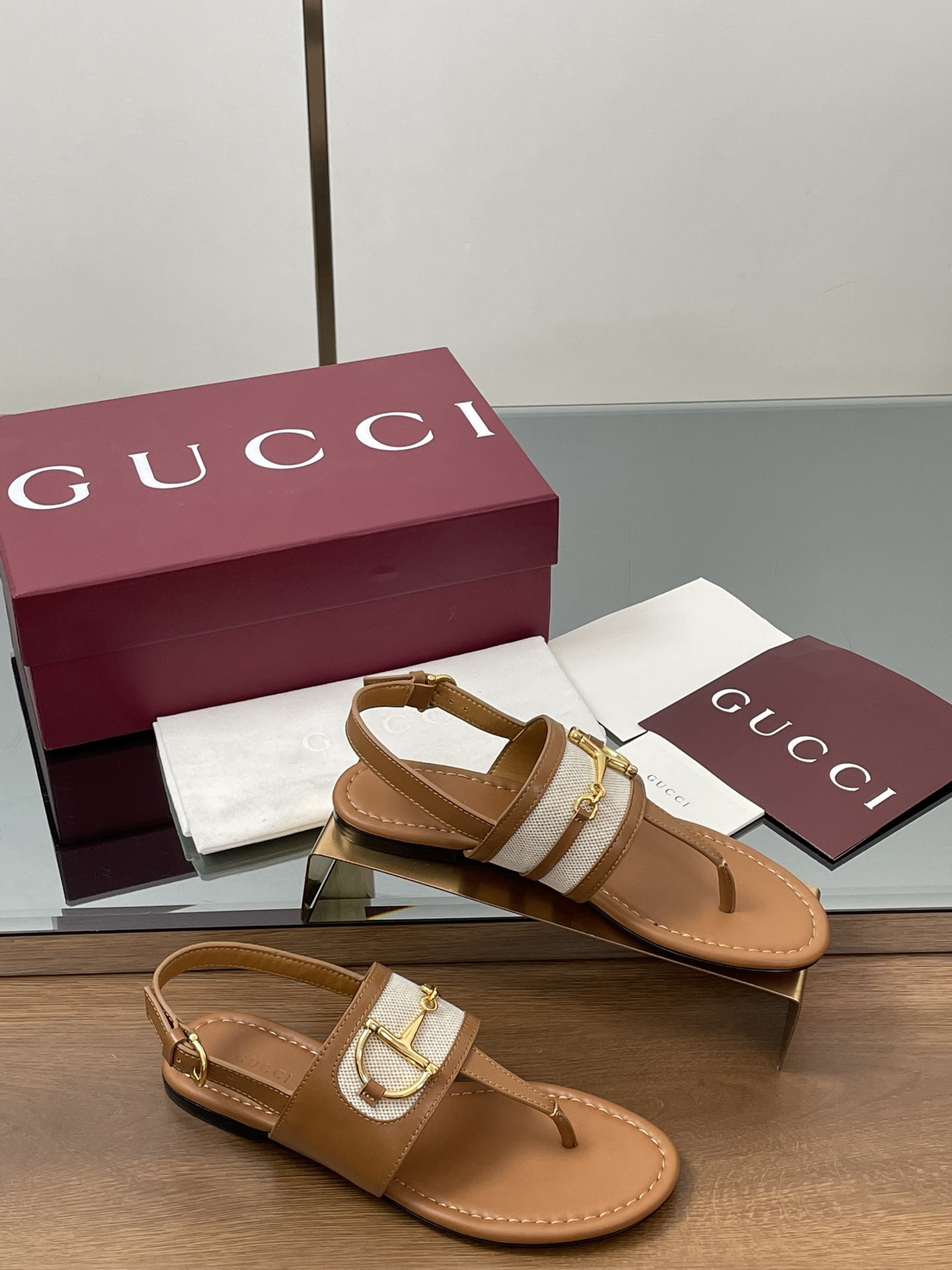 Women G*ucci