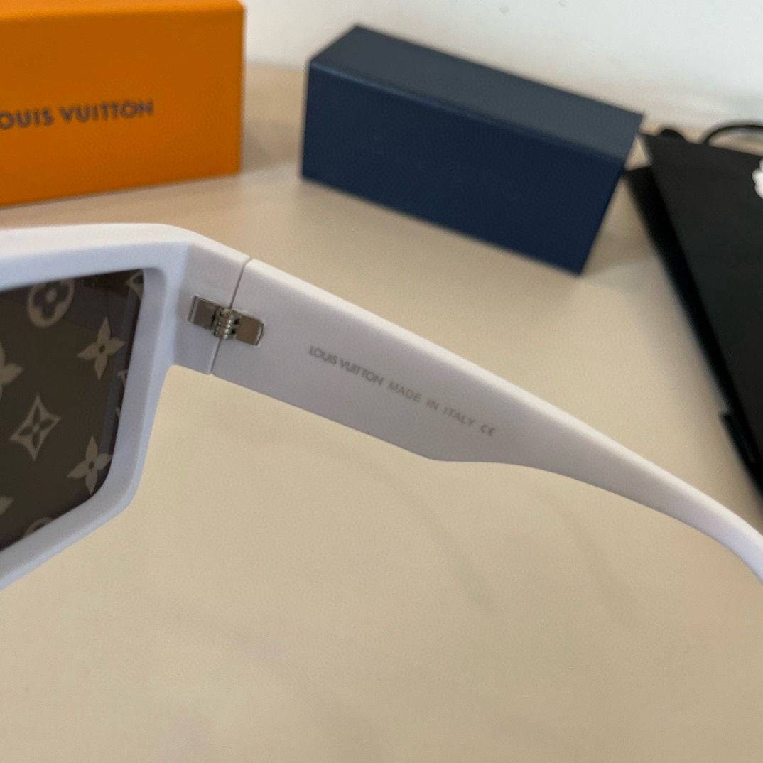 L*ouis V*uitton Glasses