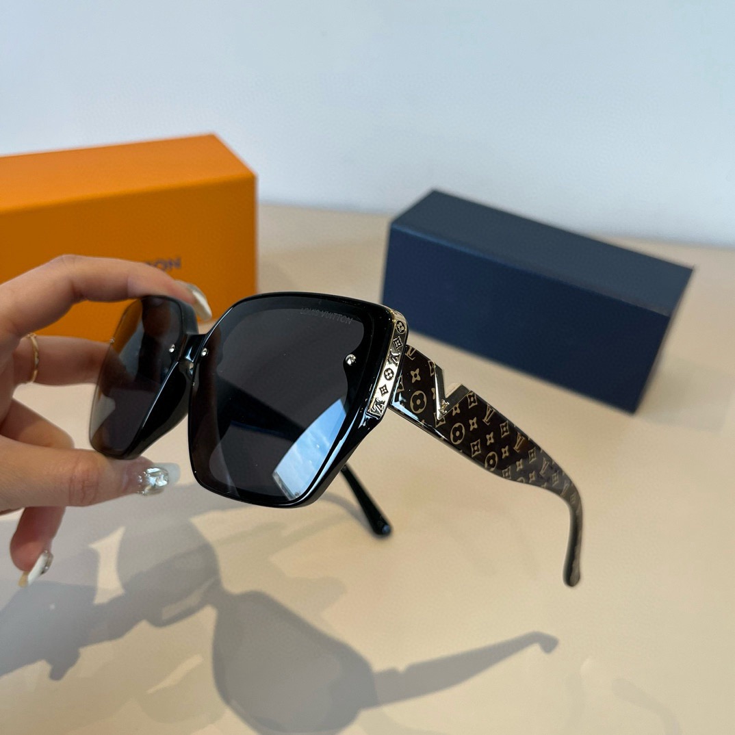 L*ouis V*uitton Glasses