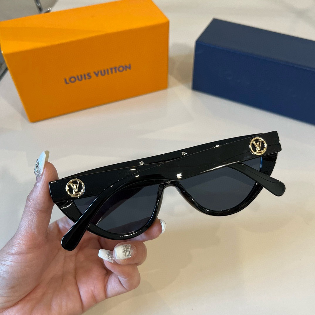 L*ouis V*uitton Glasses