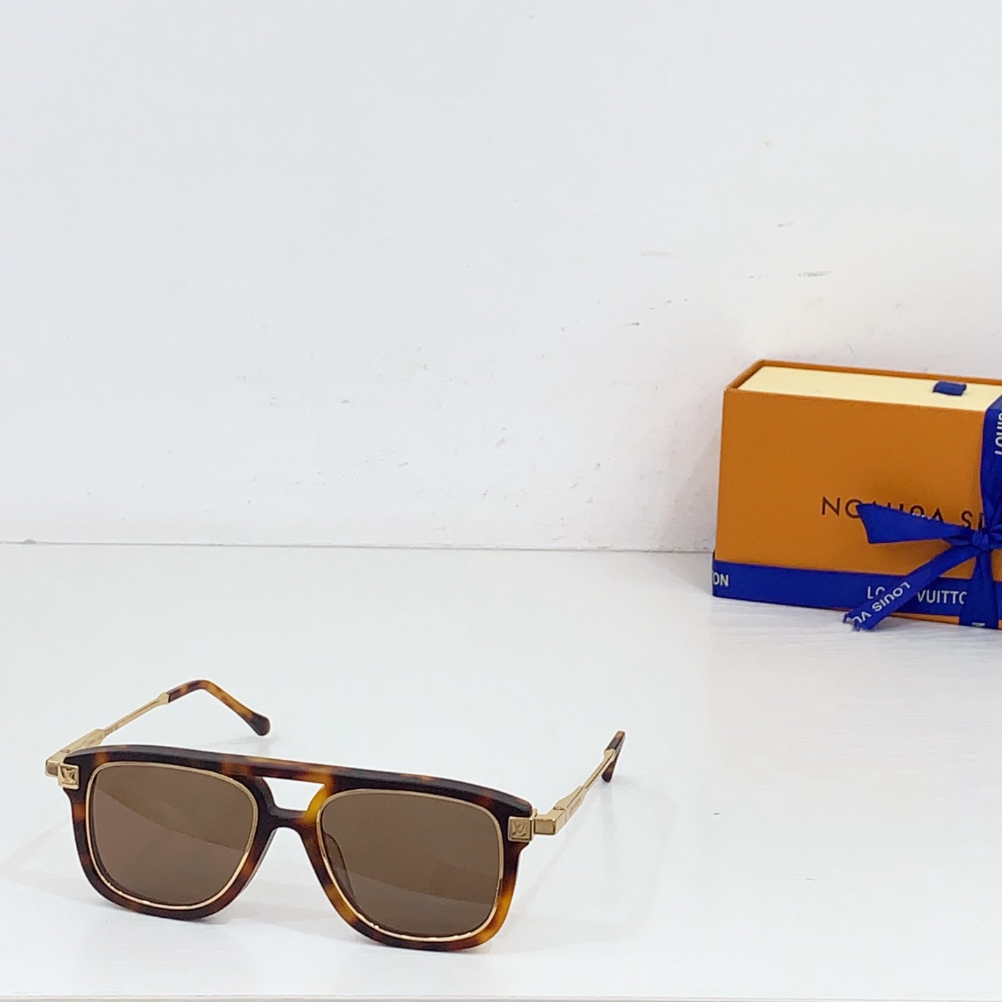 L*ouis V*uitton Glasses