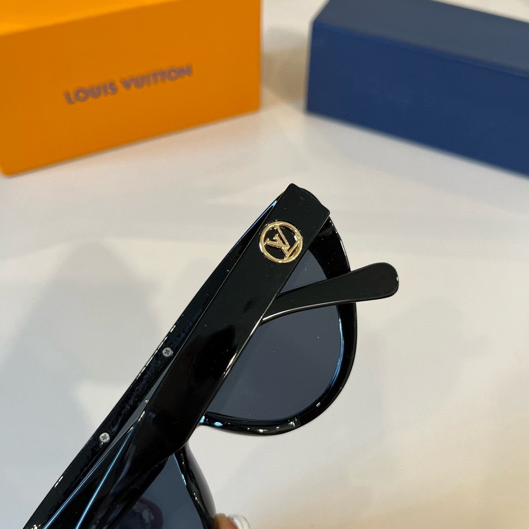 L*ouis V*uitton Glasses