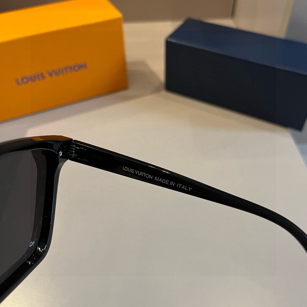 L*ouis V*uitton Glasses
