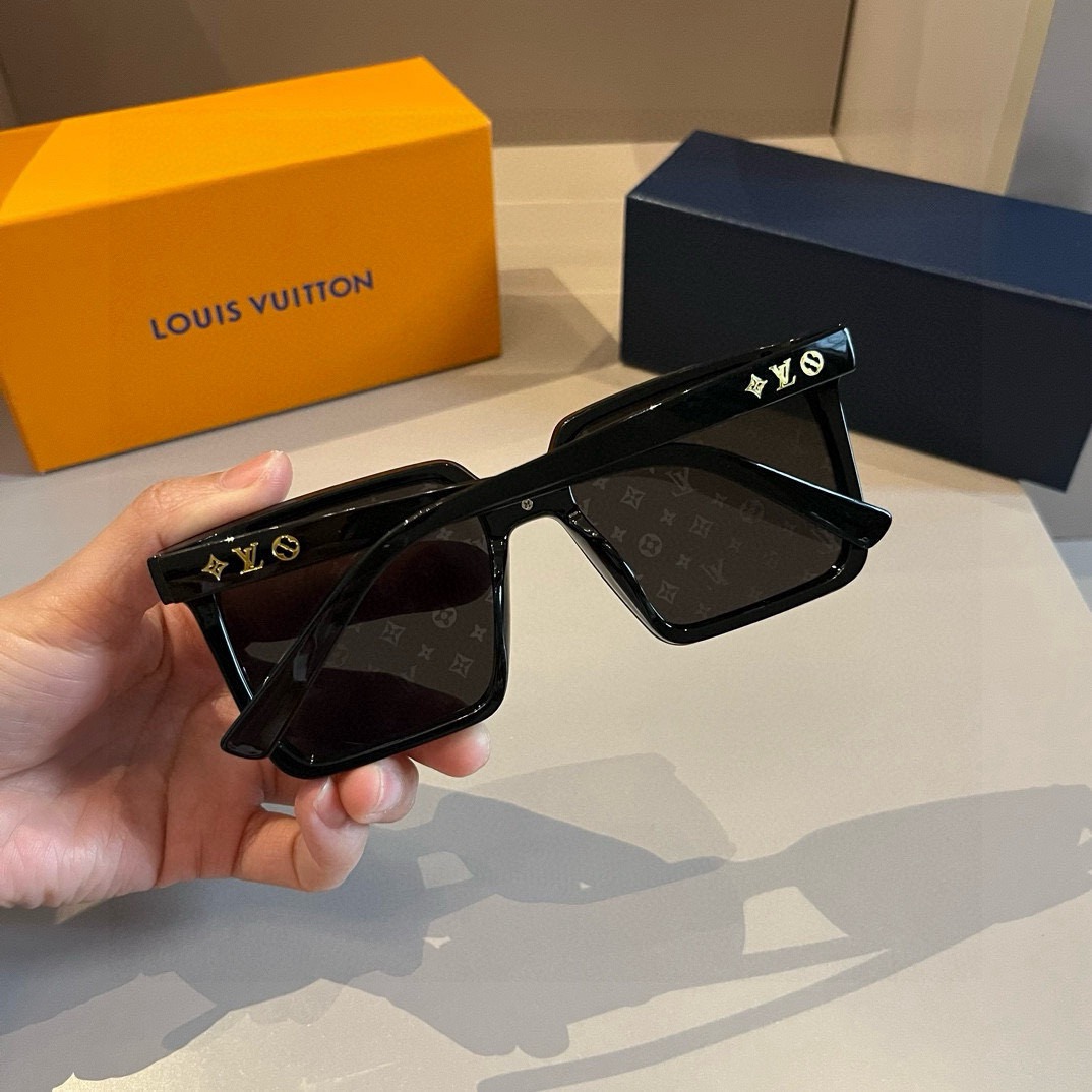 L*ouis V*uitton Glasses