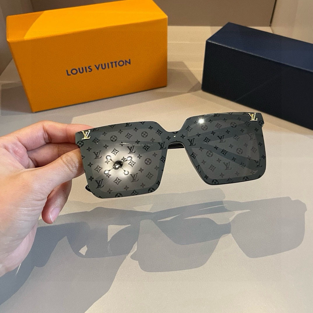 L*ouis V*uitton Glasses