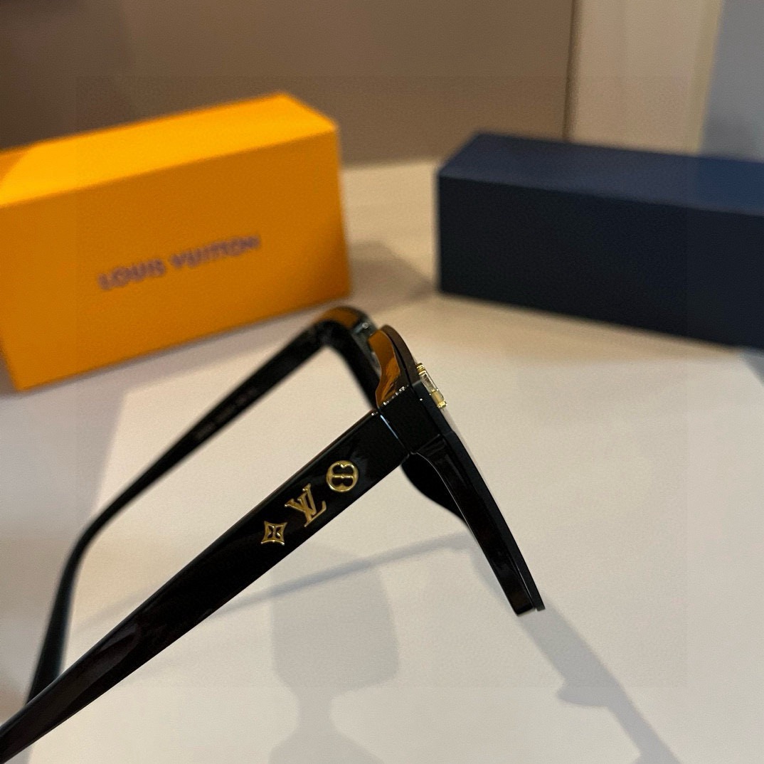 L*ouis V*uitton Glasses
