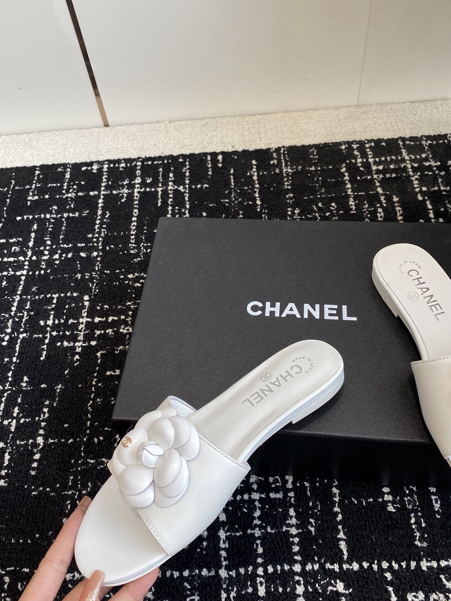 Women Top Quality C*hanel shoes