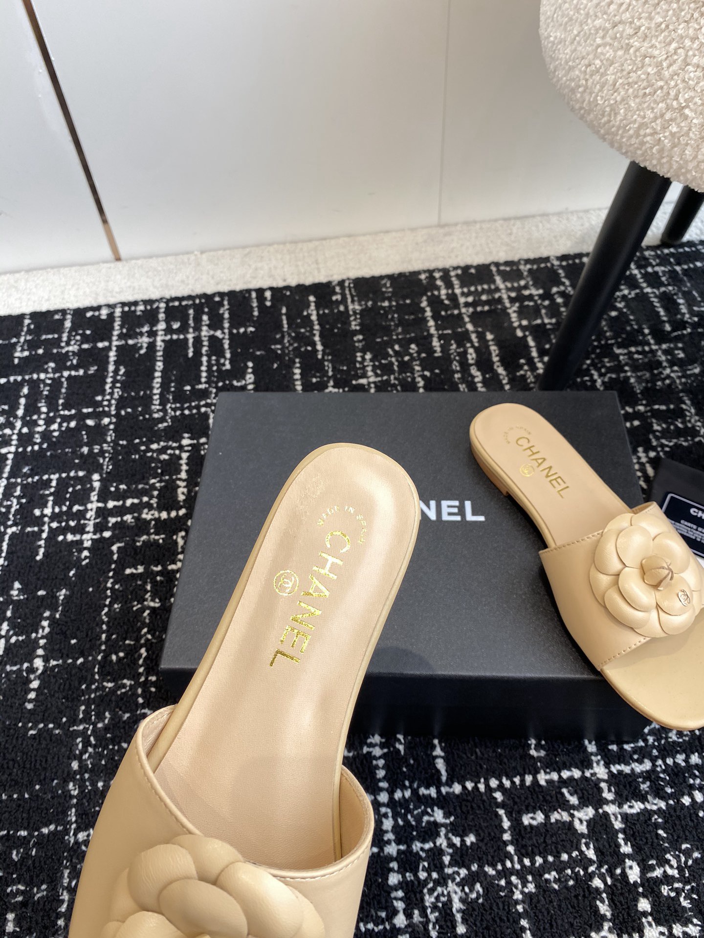 Women Top Quality C*hanel shoes