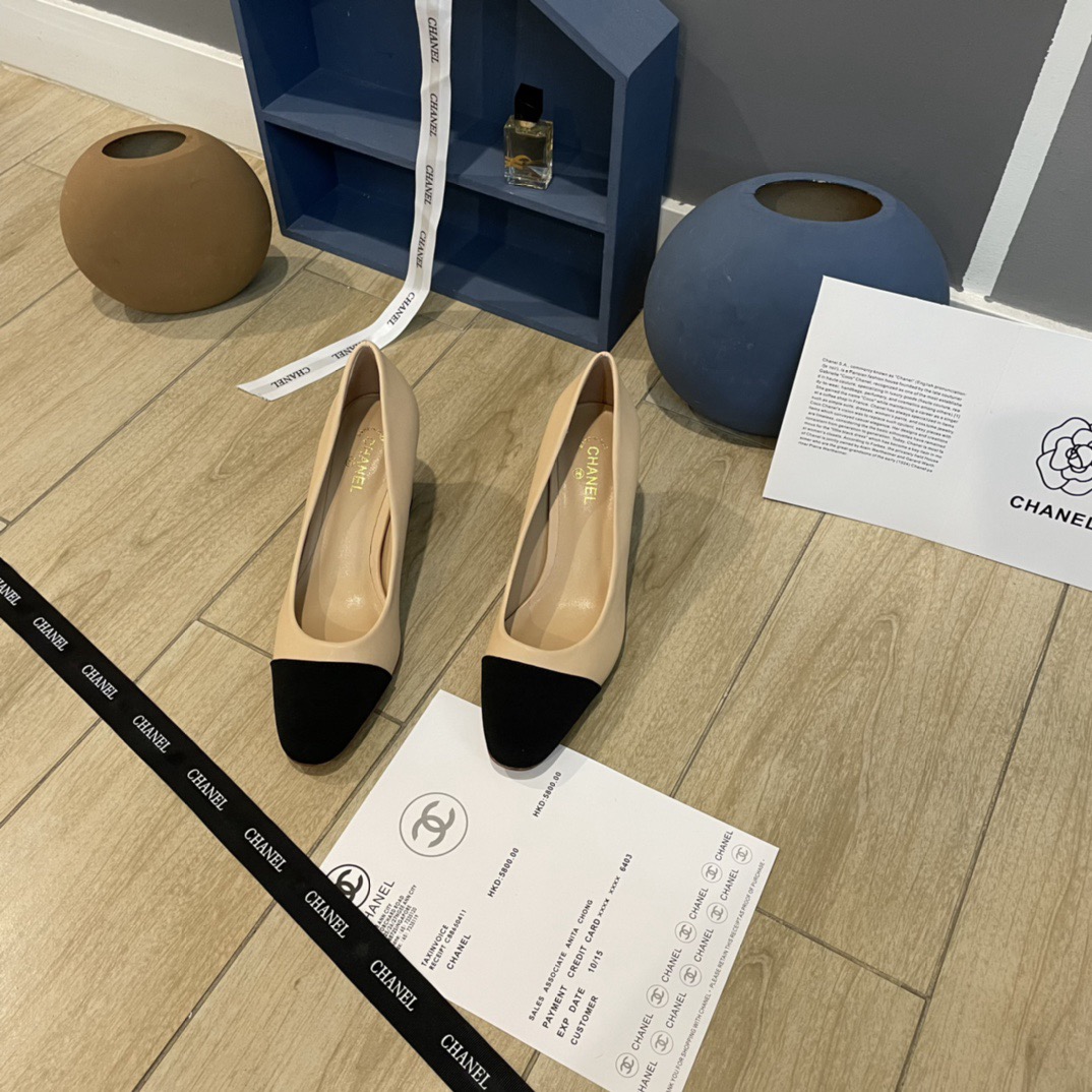 Women Top Quality C*hanel shoes