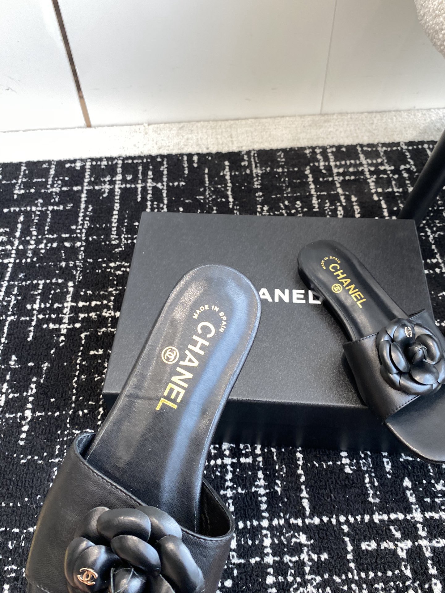 Women Top Quality C*hanel shoes