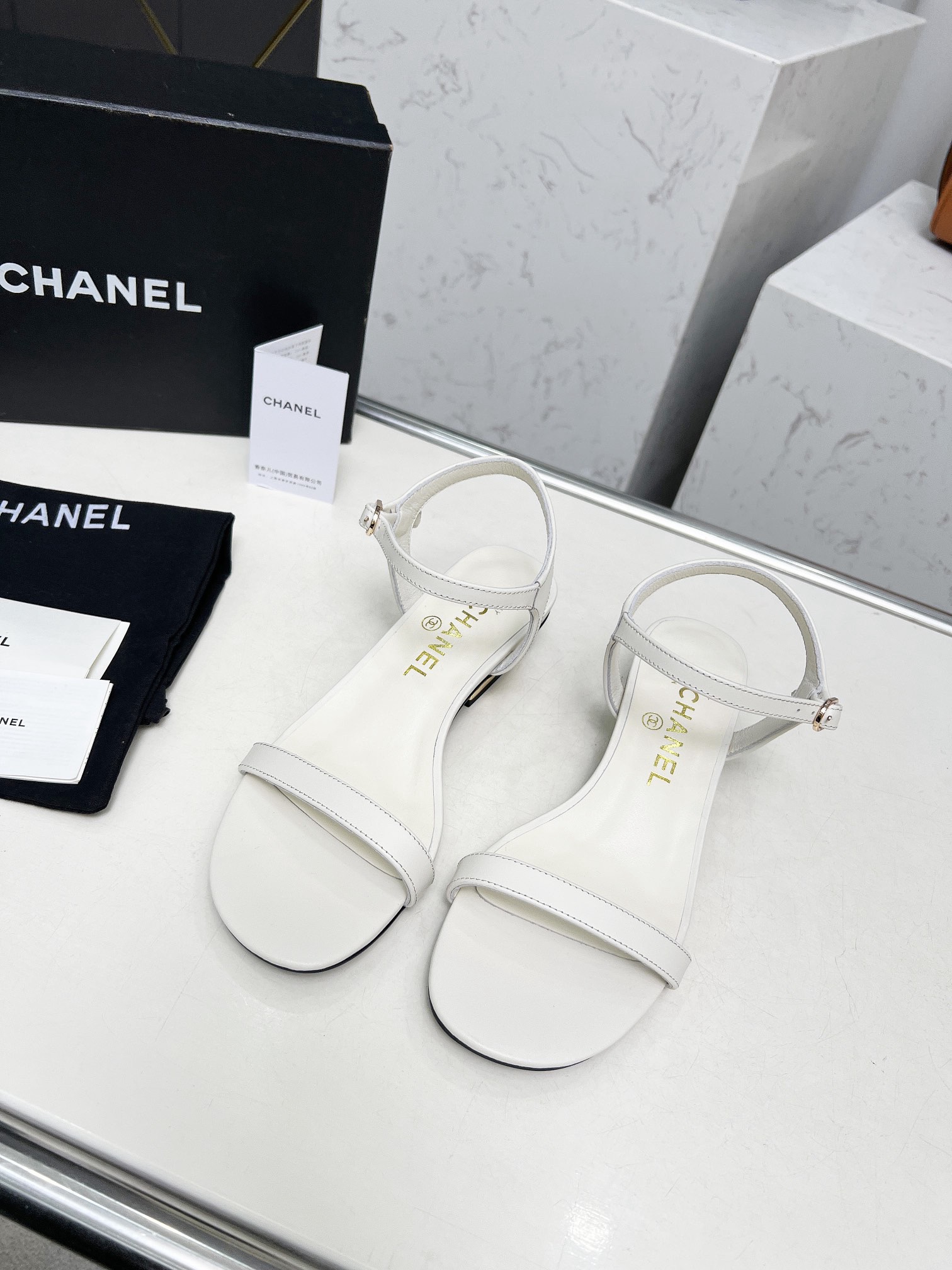 Women Top Quality C*hanel shoes