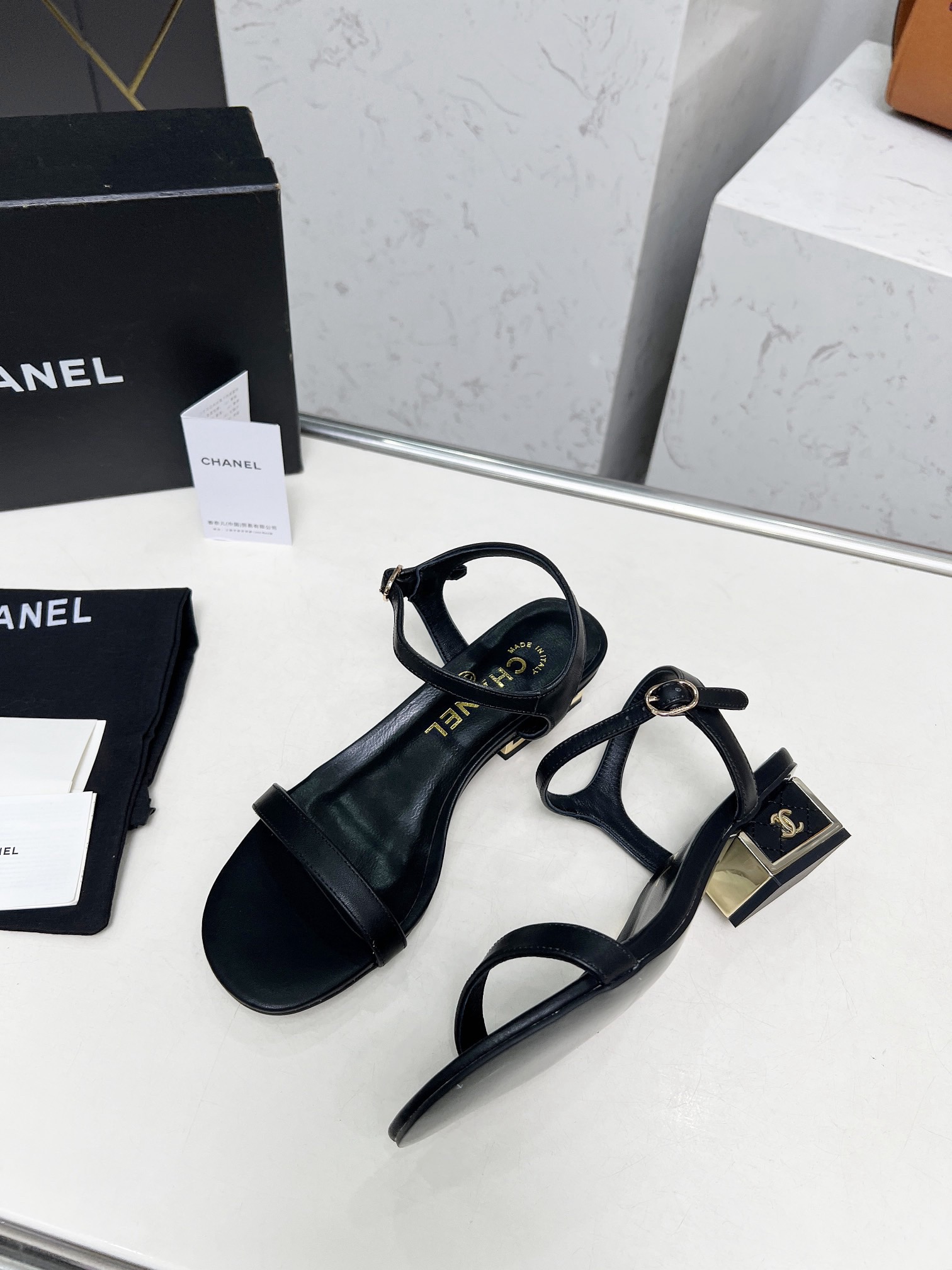 Women Top Quality C*hanel shoes