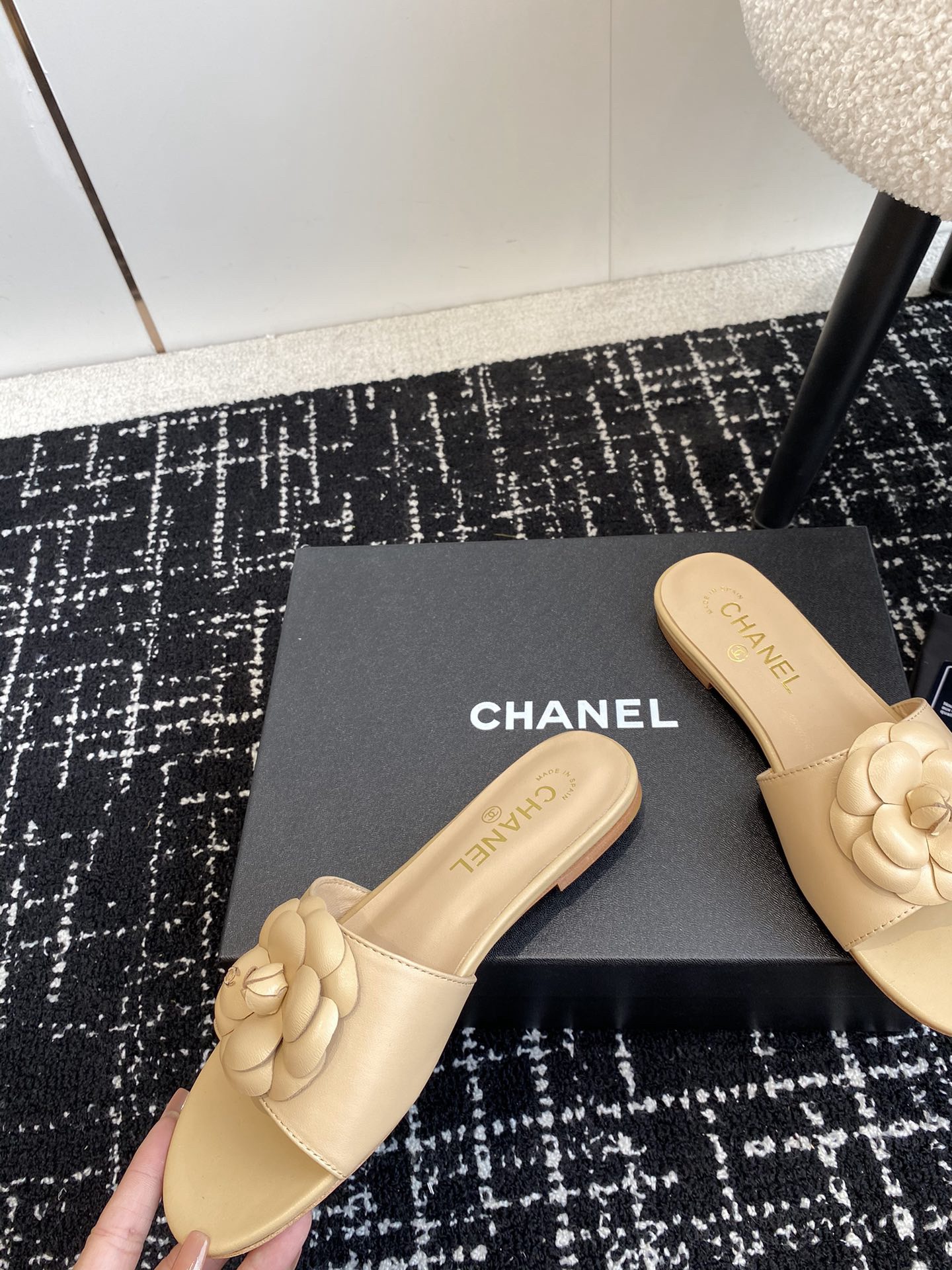 Women Top Quality C*hanel shoes