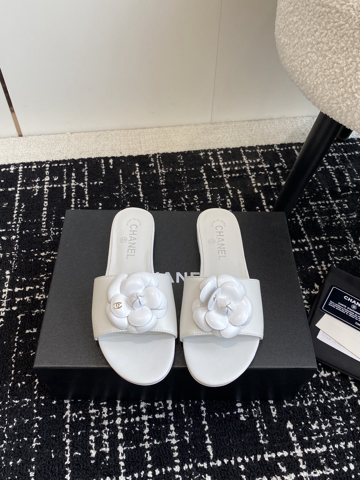 Women Top Quality C*hanel shoes
