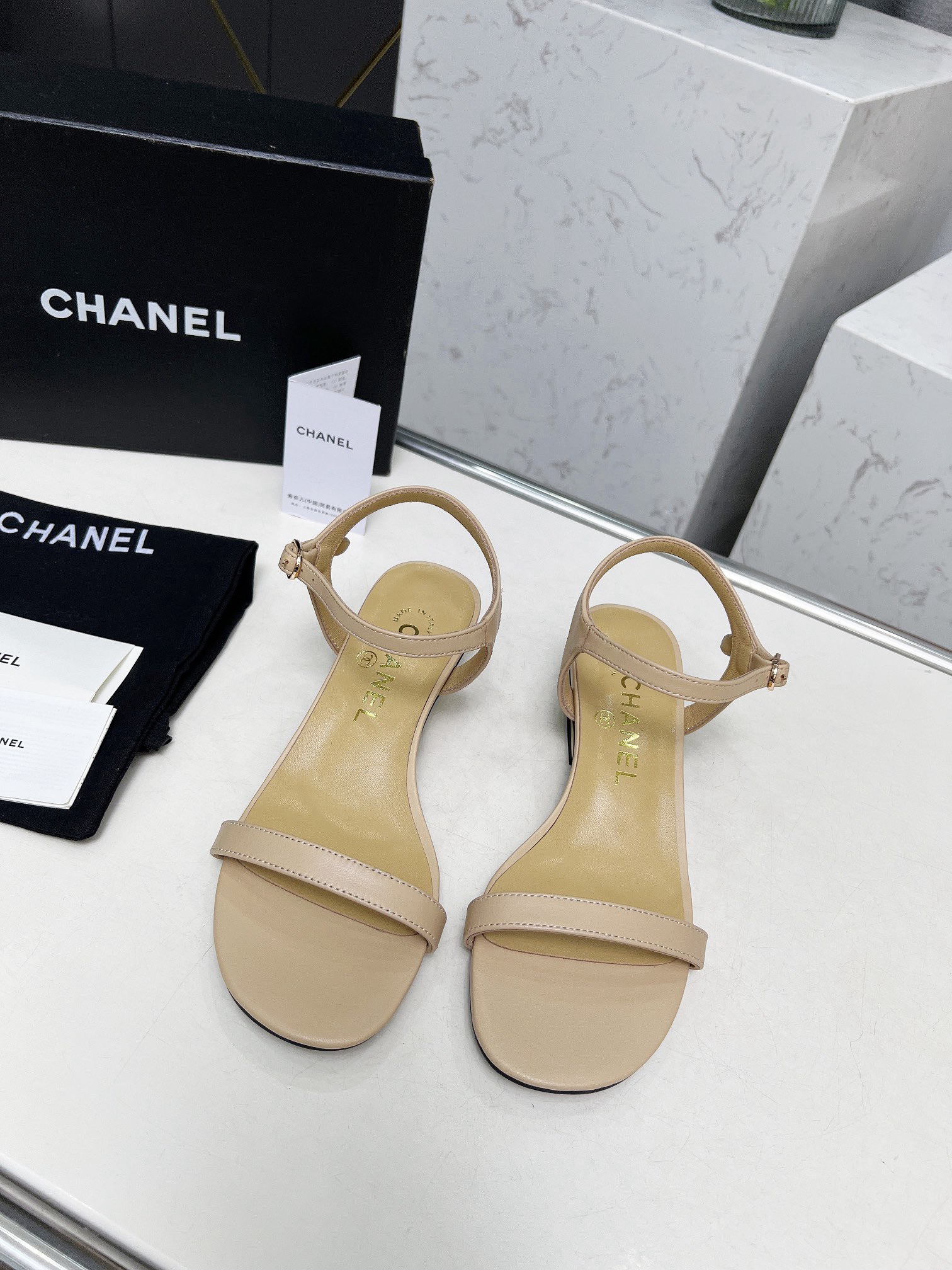 Women Top Quality C*hanel shoes