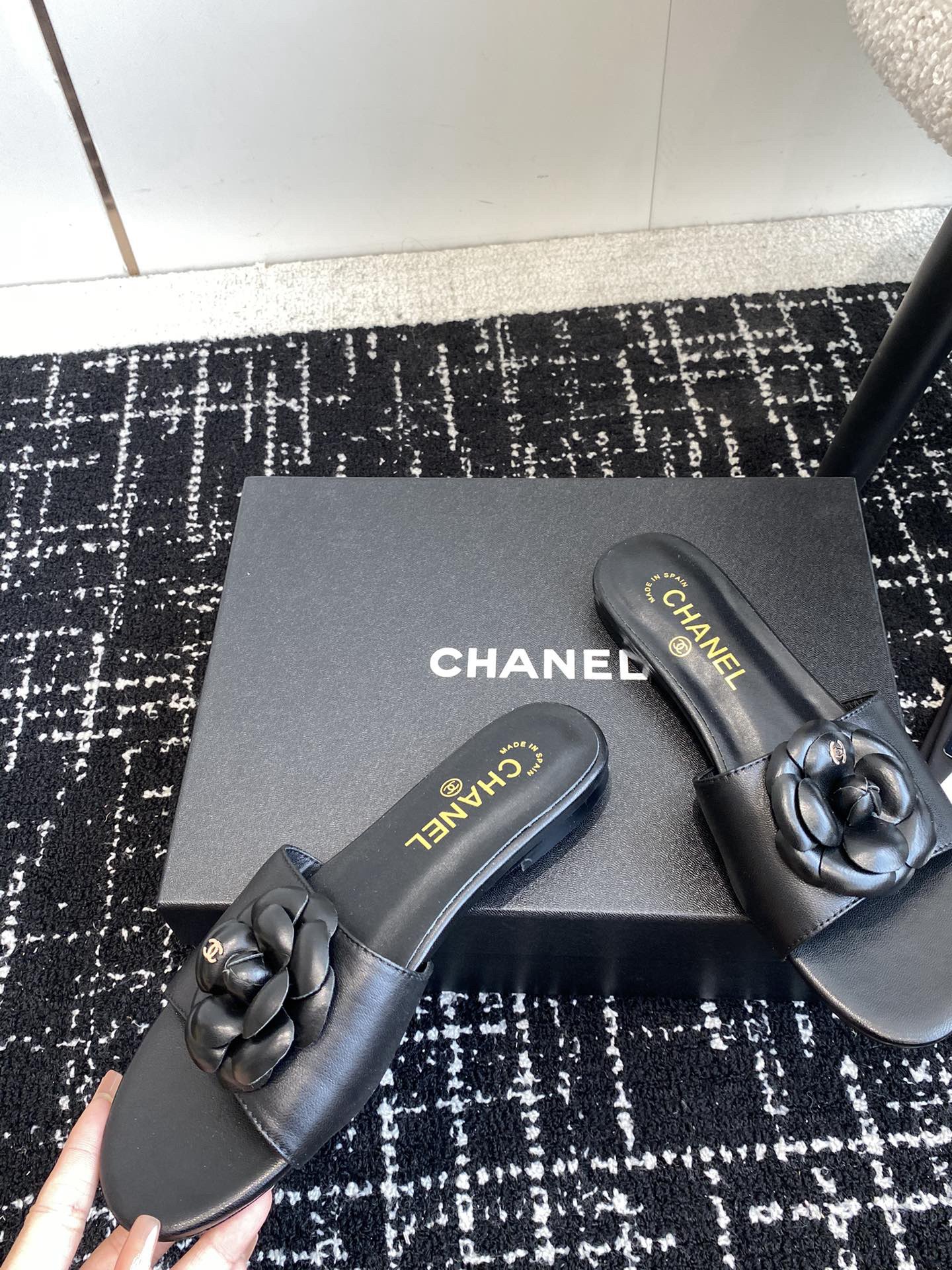 Women Top Quality C*hanel shoes