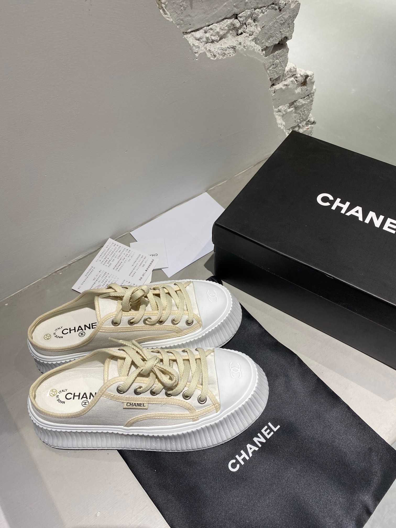 Women Top Quality C*hanel shoes