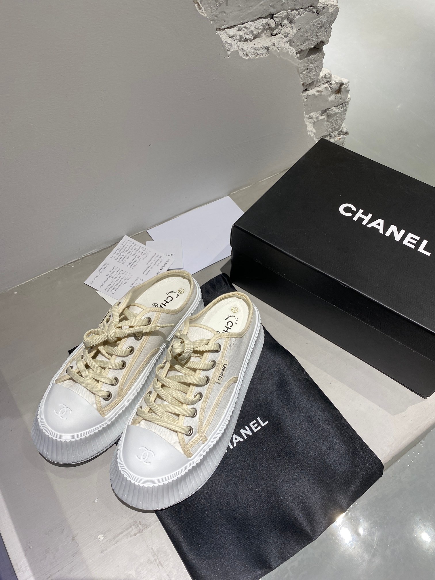 Women Top Quality C*hanel shoes