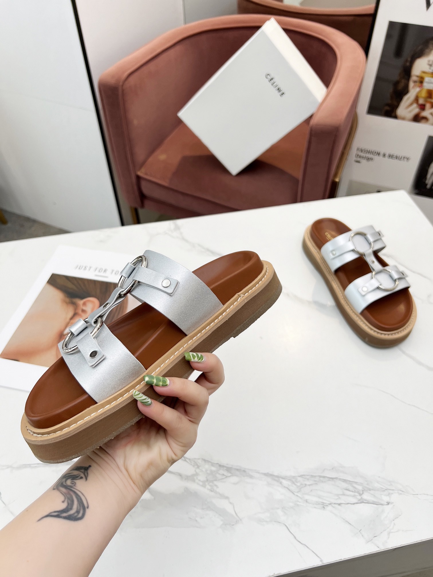 Women Top Quality C*eline shoes