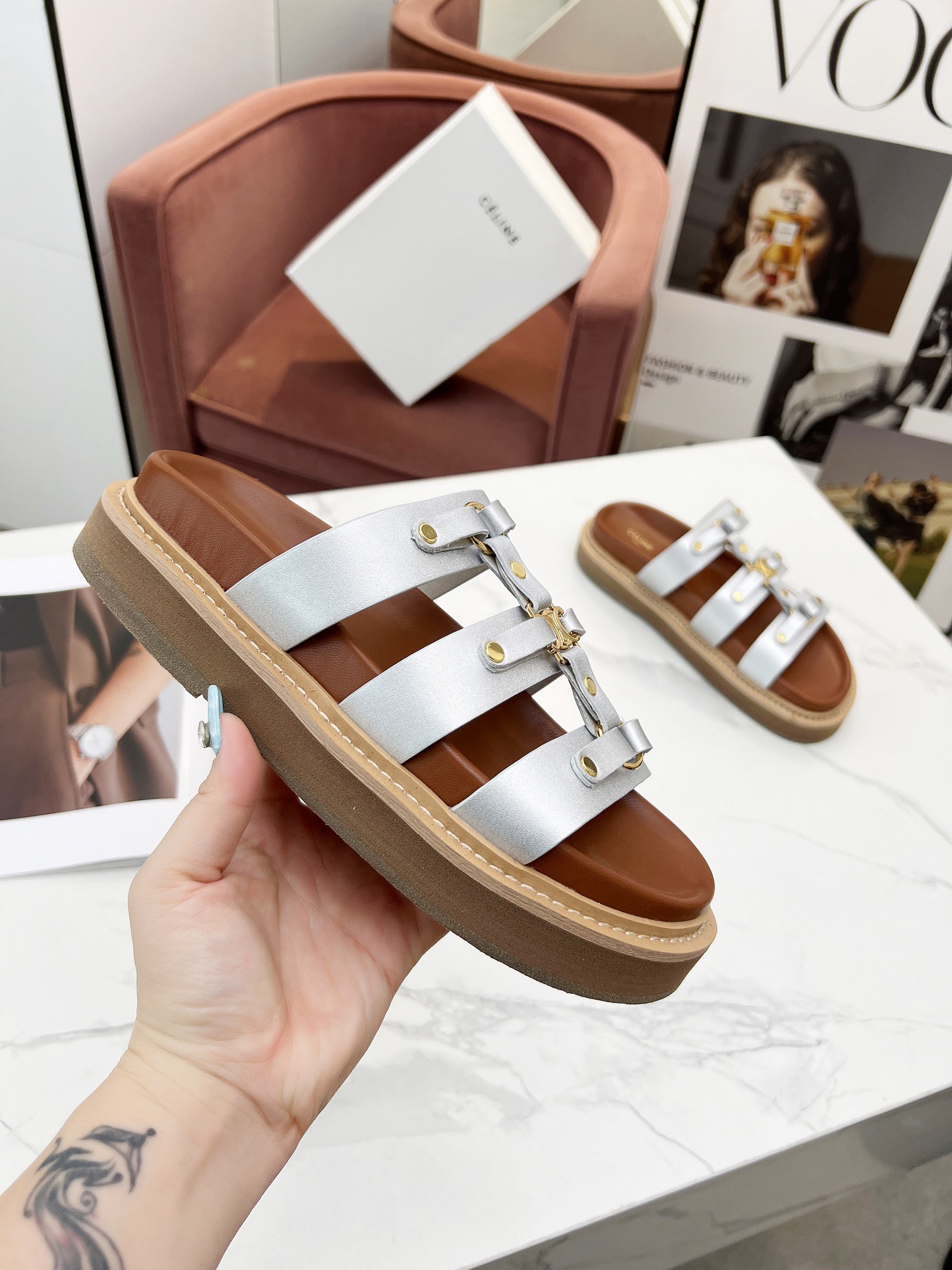Women Top Quality C*eline shoes