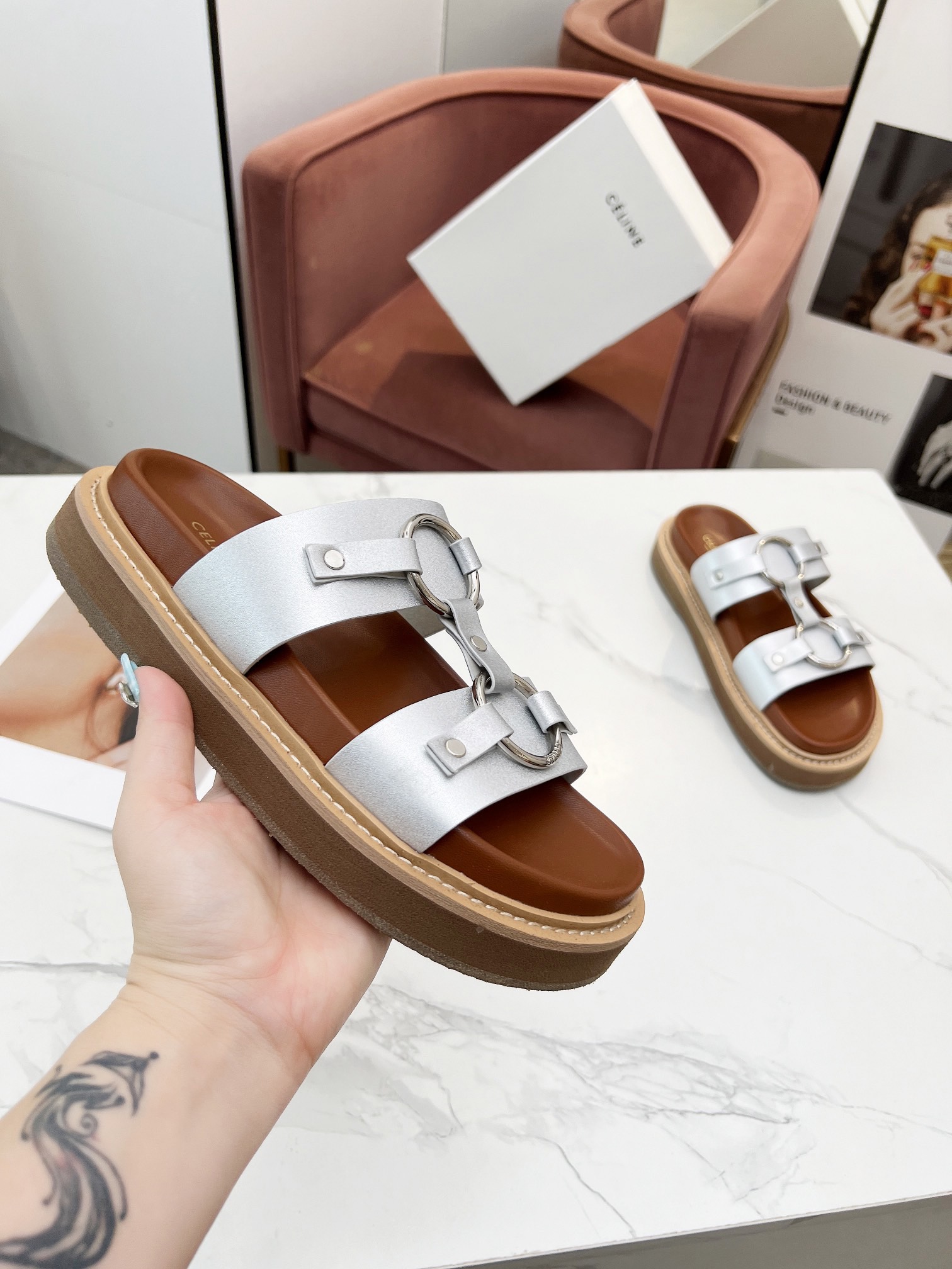 Women Top Quality C*eline shoes