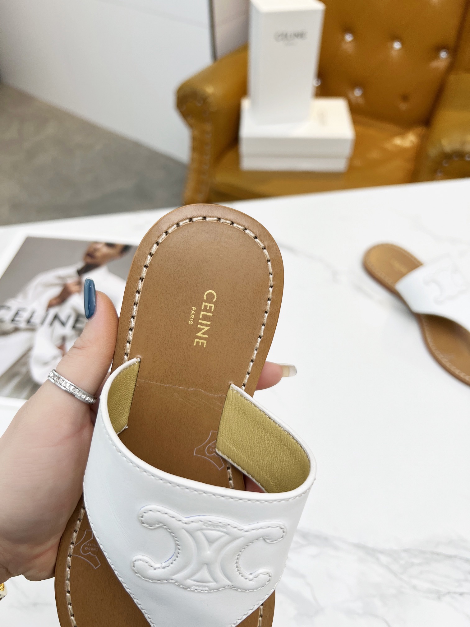 Women Top Quality C*eline shoes