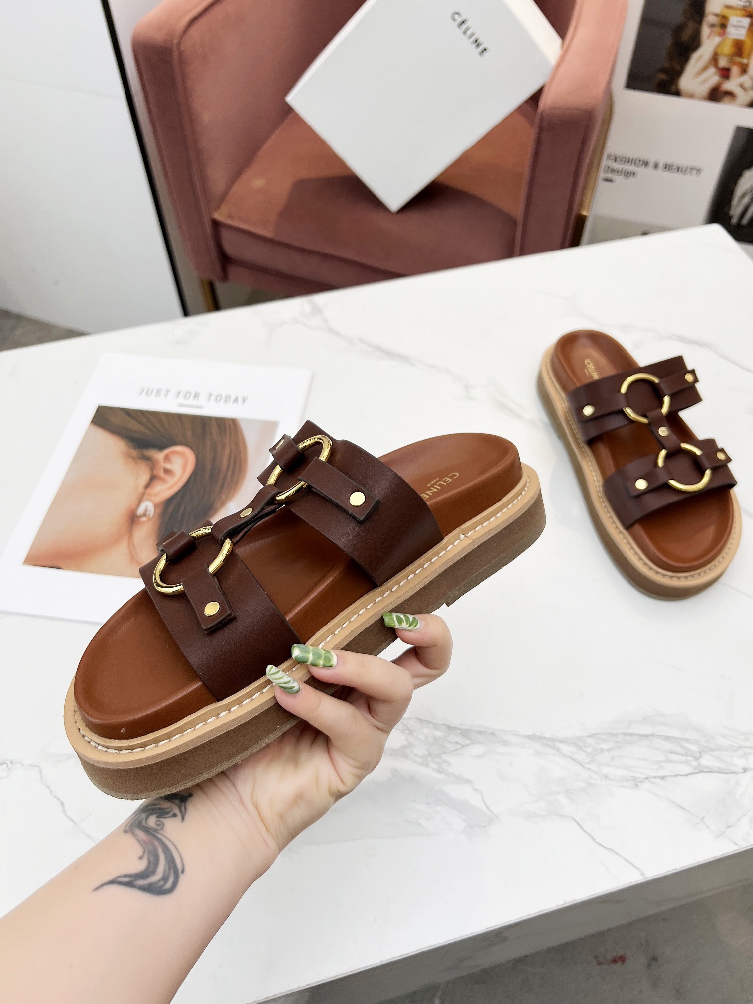 Women Top Quality C*eline shoes